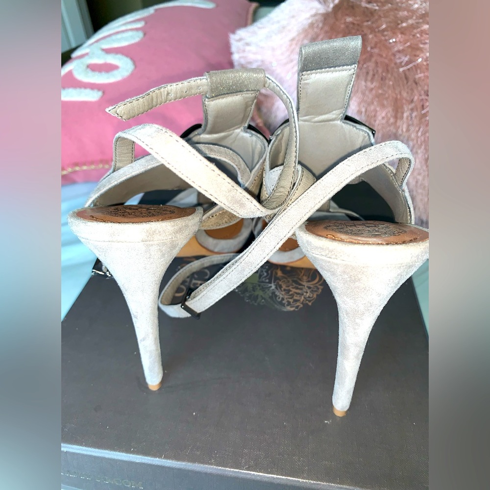 Vince Camuto stiletto. Color: Taupe/Grey , suede , Sz: 9.5 worn only once! - Picture 3 of 4